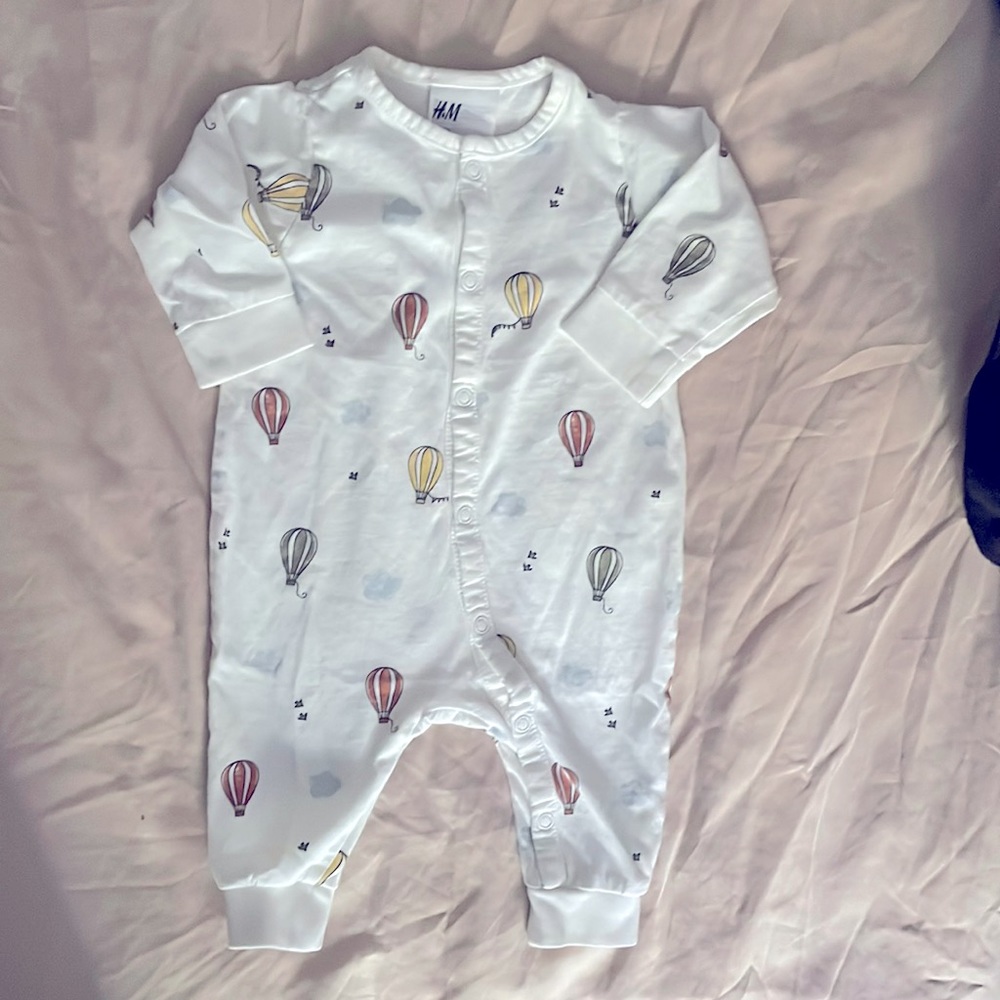 H&M Cotton long sleeve snap onesie